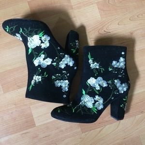 NEW Flower Embroidered Ankle Booties
